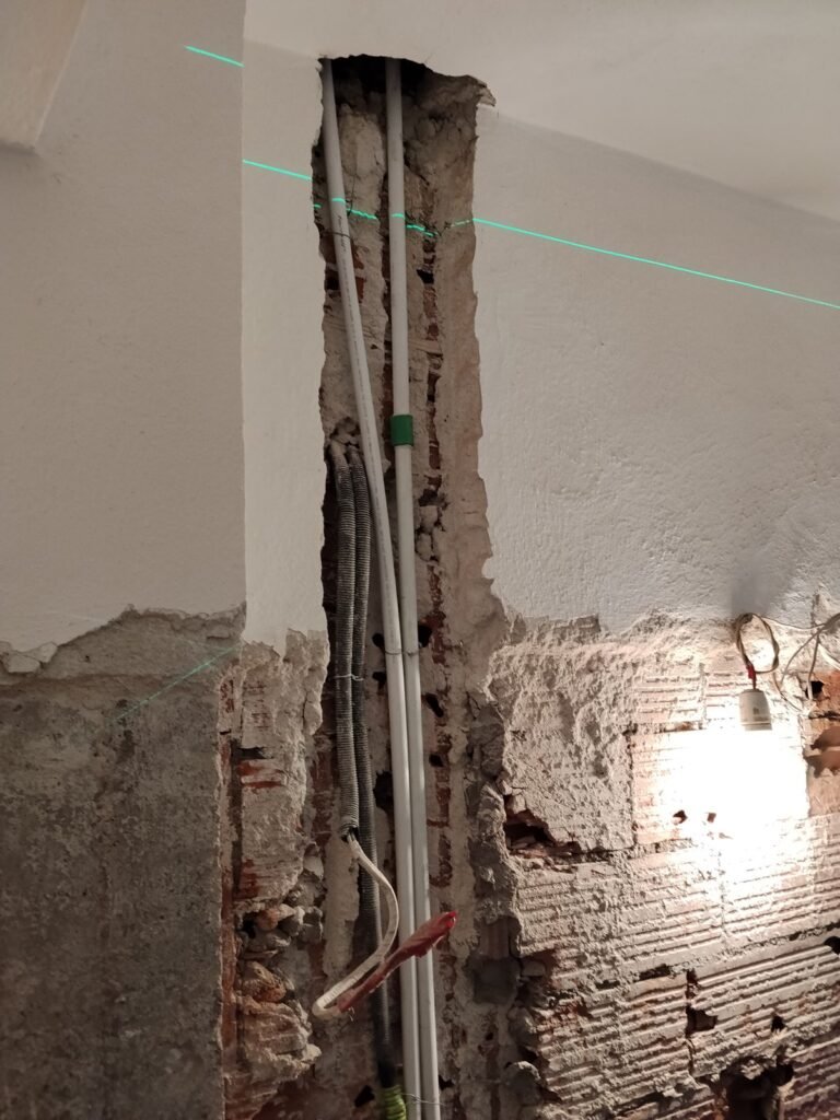 Εντοιχισμένη όδευση ηλεκτρολογικής εγκατάστασης